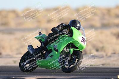 media/Dec-07-2025-CVMA (Sun) [[3e7d2de5dc]]/Race 18-Formula Twins-Formula 40 UL/